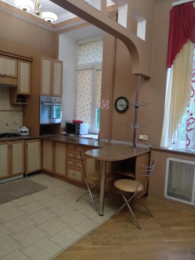 Ferienwohnung Центр, Євгена Коновальця, 3 Lutsʼk Exterior foto