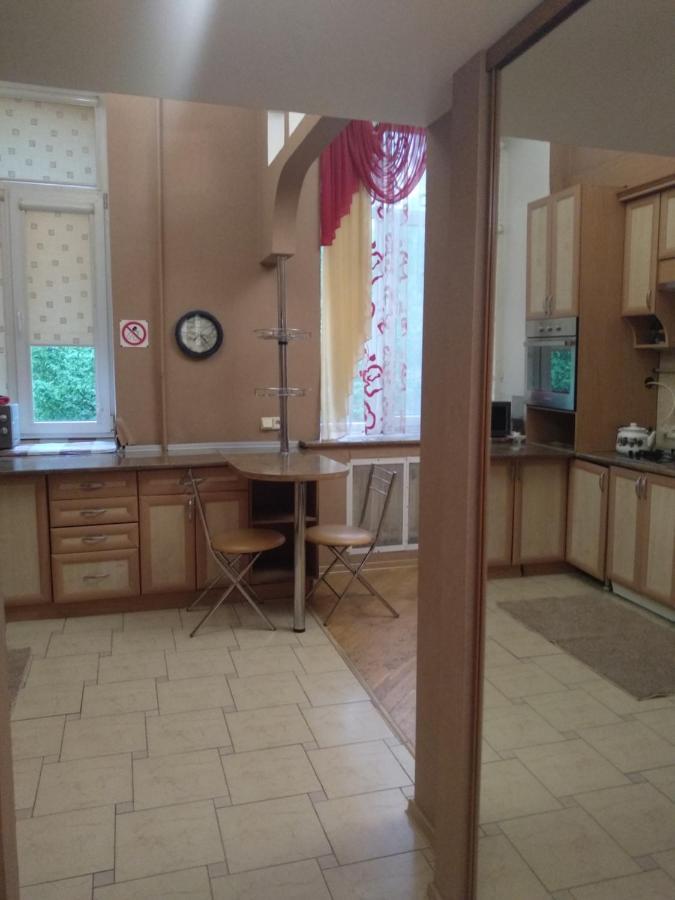 Ferienwohnung Центр, Євгена Коновальця, 3 Lutsʼk Exterior foto