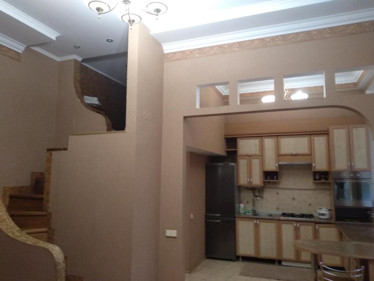 Ferienwohnung Центр, Євгена Коновальця, 3 Lutsʼk Exterior foto